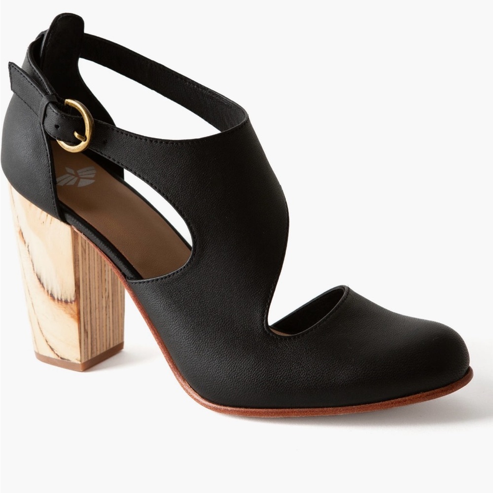 Fortress Luna Naya Black Leather Heels 40/9.5
